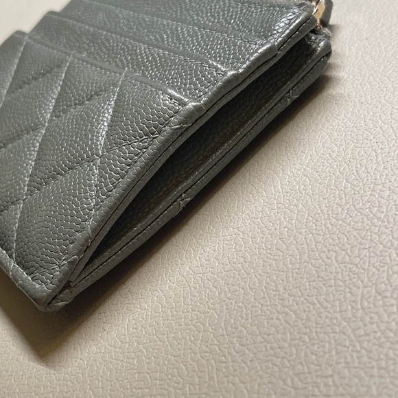 Authentic Chanel CC green calfskin gold tone metal wallet cardholder with zip - Picture 12 of 12